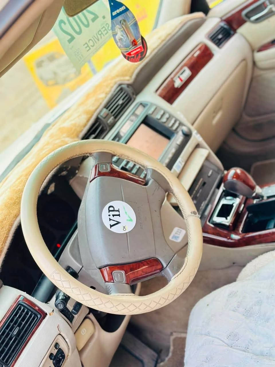 سڵاوی خواتان لێبێت
مەلیکە بڕاوە
٢٠٠٣ 
پێش و دوا عیون
١ دوگمە
دیفۆری بچوک
نمونە لە جوانی
سەقفی رێک شوشەیە
کەڤەر گۆڕاو بە شەرت
گێڕ و مەکینە بە شەرتی ١٠٠ فیتەر

سارد و گەرم بەستراوە
جامی هەڵ گیراوە
رۆن و هایدرۆلیک تازە گۆڕاوە
کۆدی بۆ کراوە ئەیکەم بە ناوتەوە
سلێمانی
٣٦ گڵا و مەجالێکی کەم
*********** السليمانية, العراق
