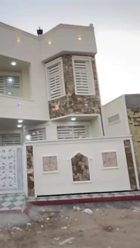 بيت طابقين للبيع طابو زراعي سند 25 تحويل موباشر المساحه 115 متر بناء حديث درجة اوله  العنوان بابل شارع 80 خلف البانزيخانه الجديد رابع فرع البيت غير مسكون 
0***********
