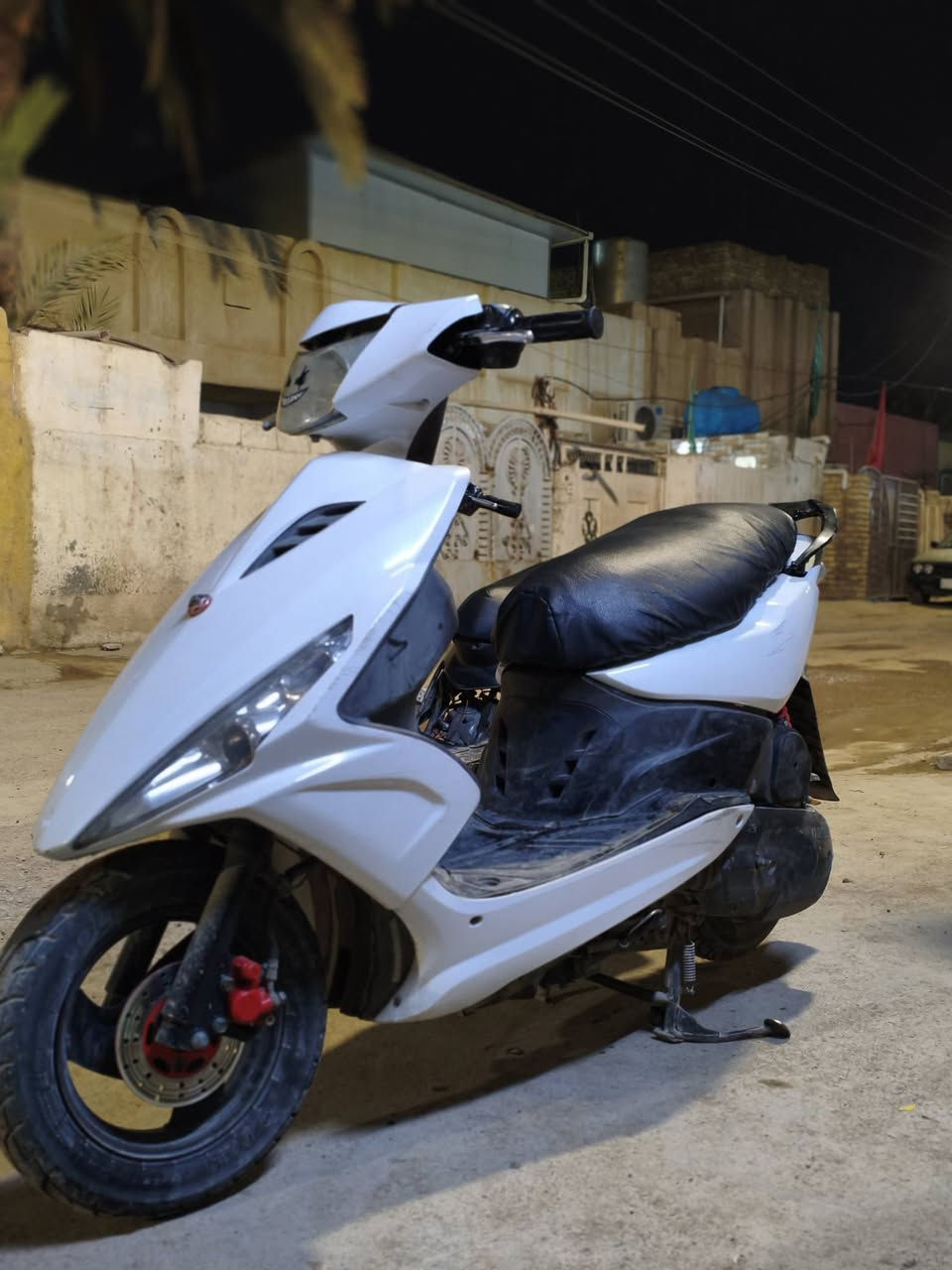 دراجه ماكس مضلع للبيع سعر 400 وبيه مجال وكفرات الابلاديه موجوده المكان بغداد التاجي ٢٤ابو عضام رقم الهاتف ***********
