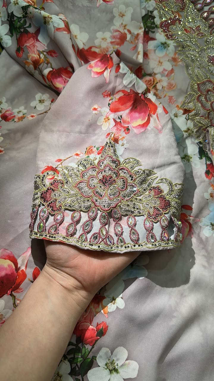 هلوو بنات عندي هذا المخور الإماراتي تفصال يجنن وقماش حريرر تلبس وزن 75 فقط هاي القطعة عندي الي تريدها تراسلني واكو توصيل💗💕💕


**إذا كنت صاحب هذا الإعلان وتريد حذفه لأي سبب، رجاءا أرسل رسالة إلى الدعم الفني**