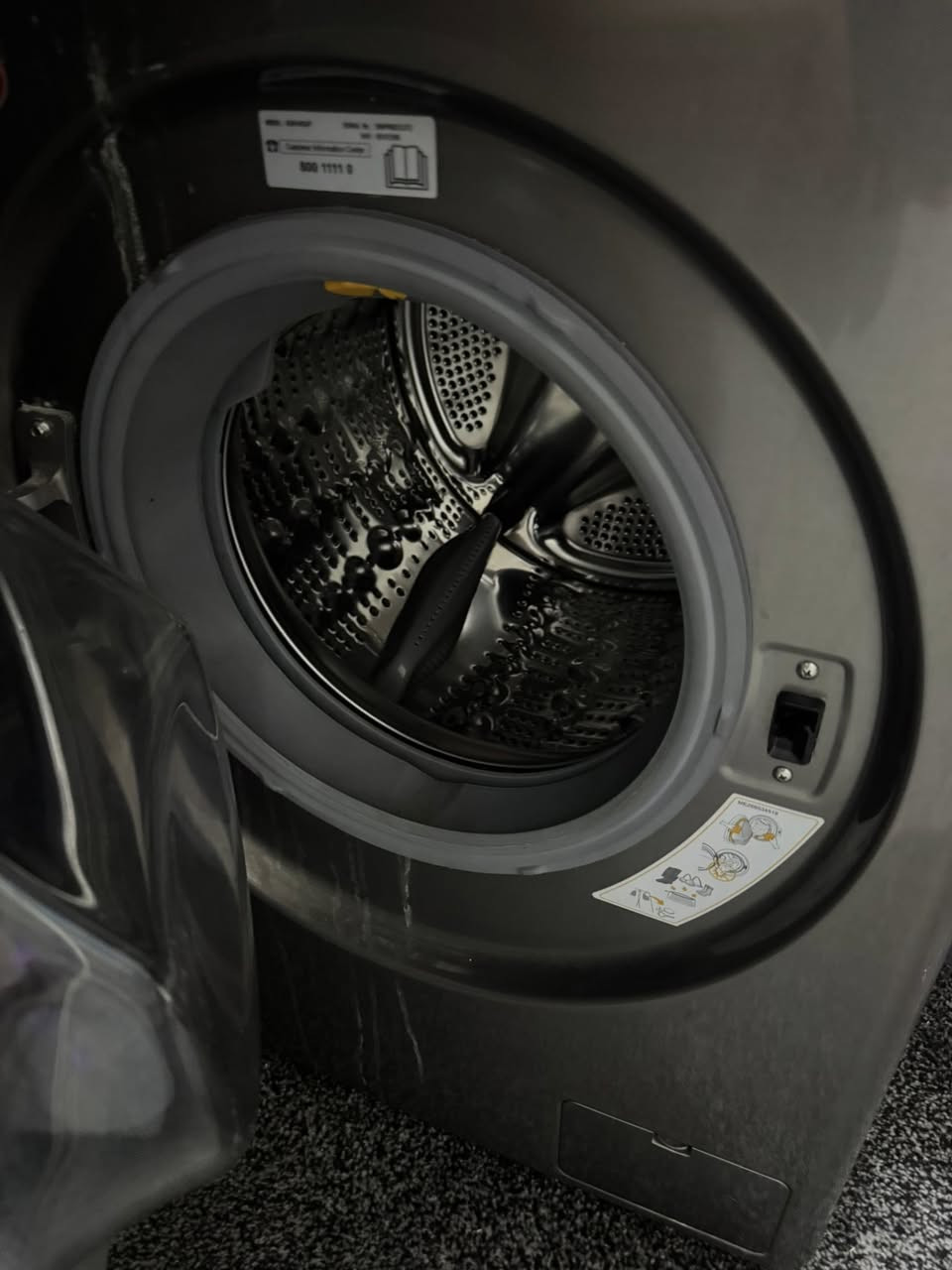 السلام عليكم
غسالة اوتوماتيك حديث LG 10.5 kg مستخدم قليل جديد جداً 450 الف مكان دهوك نزاركي ***********
