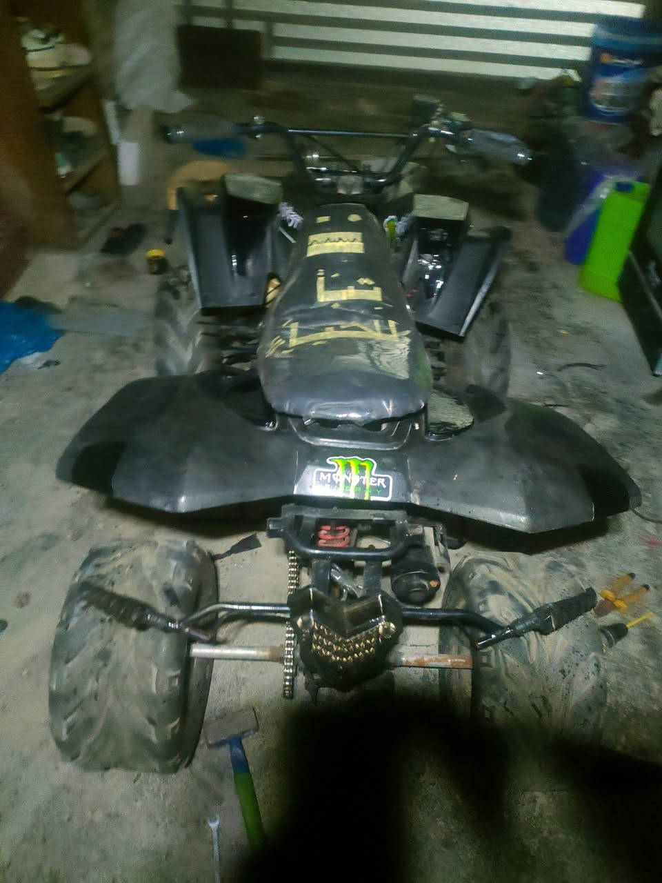 السلام عليكم ورحمه الله دراجة ربايعي مكينة مال ستوتة خمسة كير شلعة ومعدل بس لشراي جديدة وعقل وكتف شحن  وكلشات جديدة ويدة مال بريك امبار جديدة ويدة كلش جديدة بس الضفير يرادلهة ترتيب لين شديتهة علمود بس تشتغل يعني راد واحد يرتبهة السعر ٤٥٠ وبيهة مجال قليل لشراي بس مكاني بغداد محمودية ماكو توصيل التواصل *********** بي وتساب  (لا يوجد ماسنجر فيس عذن )
