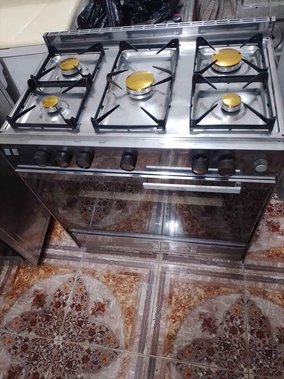 السلام عليكم توجد لدينا كافة أنواع الطباخات والغسالات الباله والمستعمله واسعار مناسبه جدا للاستفسار مراسلة الصفحه او الاتصال على الارقام التاليه ***********////***********
