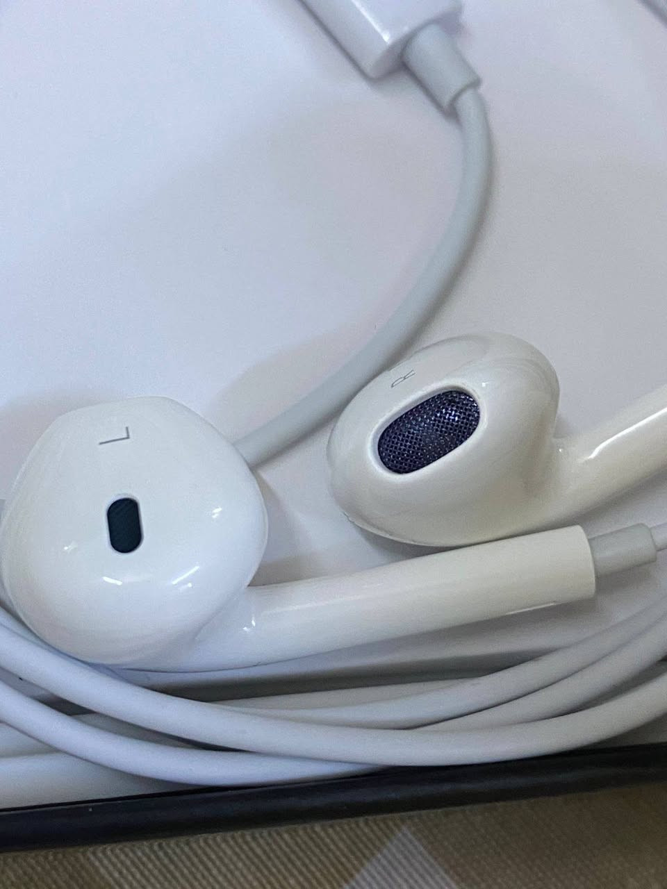 عيوني عندي هذني اغراض ايفون ١٣ بلاديات شاحنه هتفون كارتون سعرهن ٣٠ ويه توصيل فقط اني ادزهن وافحص قبل متدفع


**إذا كنت صاحب هذا الإعلان وتريد حذفه لأي سبب، رجاءا أرسل رسالة إلى الدعم الفني**