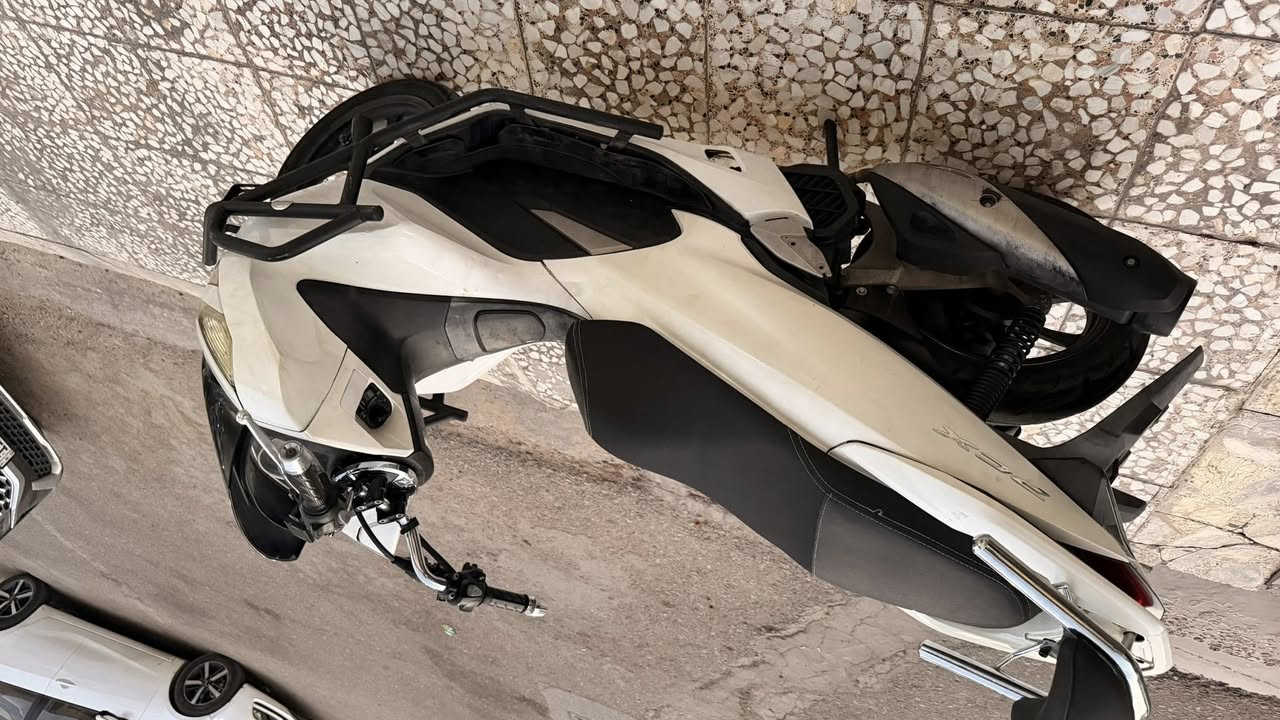Pcx جيل ثالث
كوري 
دراجة مكفوله كفاله عامه ماعدا بيهة شكم شخط حيل خفيفات 
ماشيه 30 الف 
درع امامي من ضياء سبيسي sss 
مكاني بغداد الكاظميه 
***********
