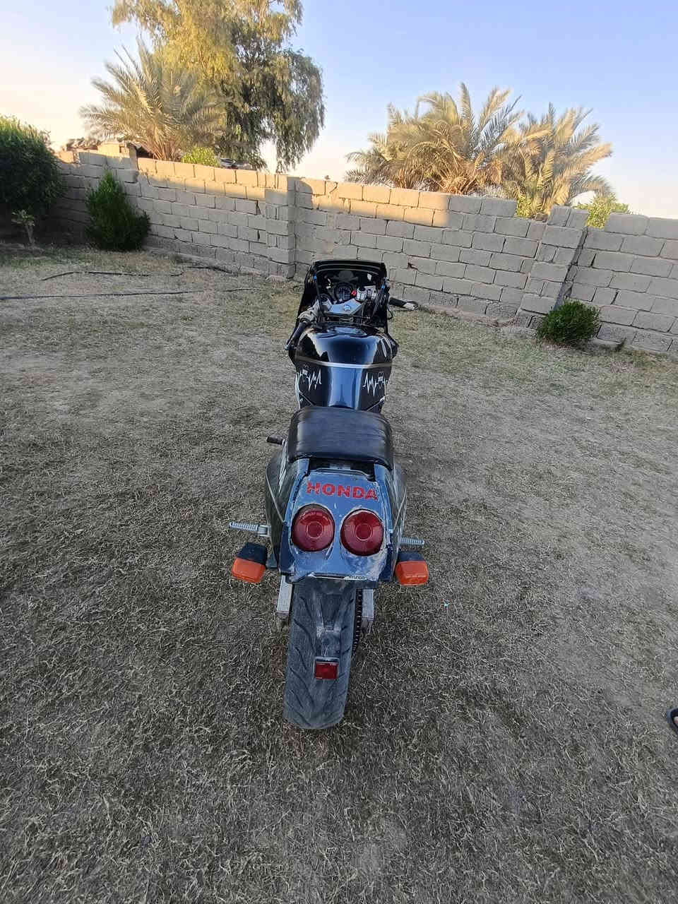 سلام عليكم بطح cbr محرك محور جاوه سلندرين شغالة كشلي ما بيه سعر 670 و بيهة مجال مكاني الطيفية الدائرة رقم هاتف ***********
