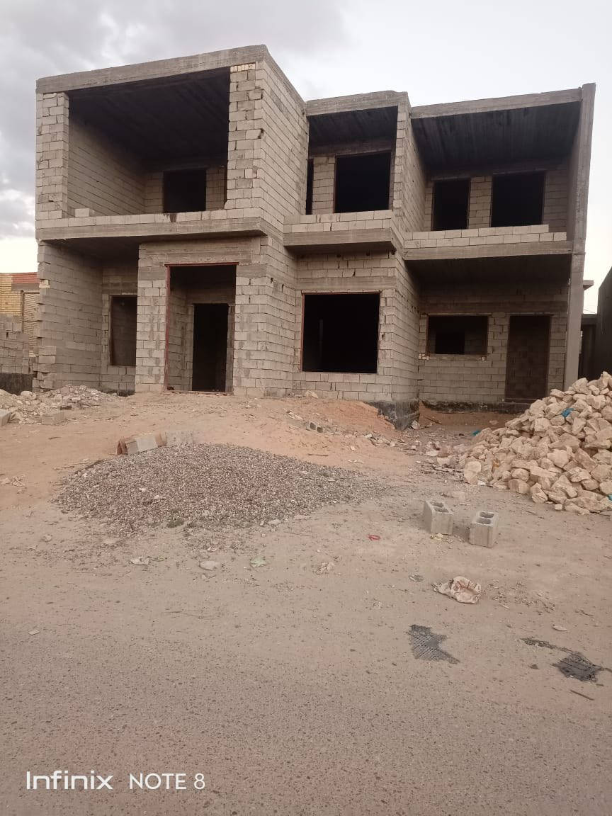 السلام عليكم ورحمة الله وبركاته 
بيت 🏠 قاطين هيكل للبيع 
في منطقة المضيق خلف الشيخ مسعود
المنطقة ماء كهرباء تبليط 
شغل البيت درجة اولى 
للاستفسار *********** وتساب
 ***********
