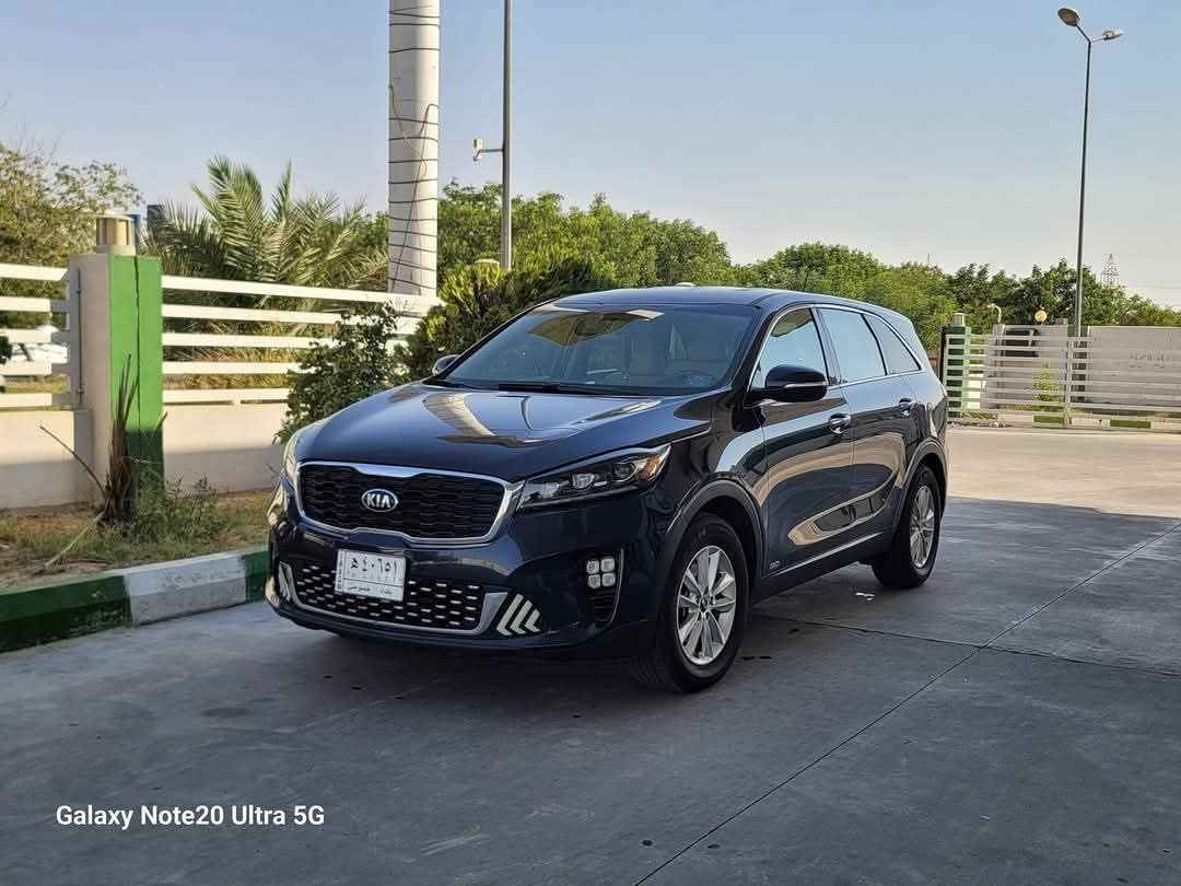 كيا سورنتو 2019 وارد امريكي فور ويل  
مكينه 6 سلندر  ٧راكب  اشاير بل مري 
رقم بغداد مشروع وطني رقم جديد  شاشة كبيره   
سنوية بأسمي كامره دواره  كشن كهرباء  
كاشف ضباب  اندرويد ايتو  ابل كار بلي 
تحكم استيرن فول  نظام تزحلق  
4وضعيات قيادة  تبريد فول   
حاكية ' ابلوتوث ' اوكس رادار  نقاط عمياء  
مرتبة وناصبة ومابيهة نقص

السعر: 194 وبي مجال قليل 
سيارة كلين 
مكان السيارة  بغداد 

رقم صاحب السيارة  *********** بغداد, العراق
