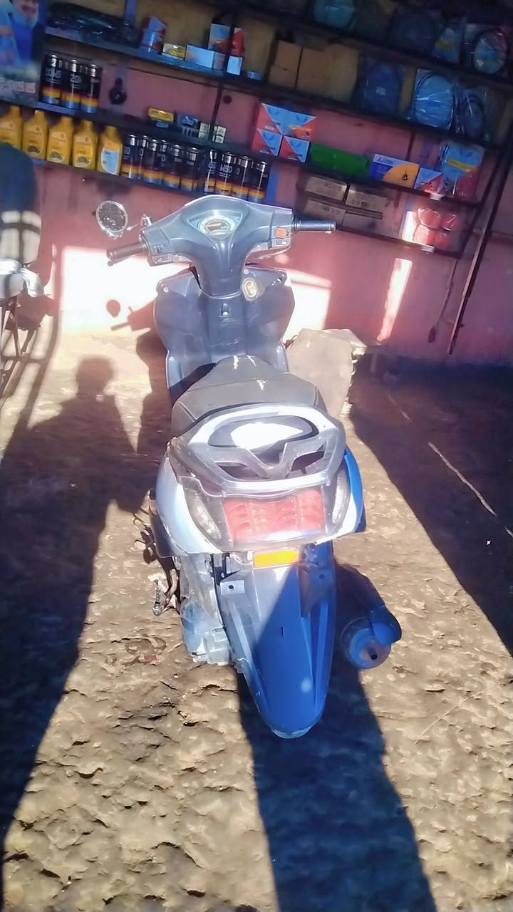 سلام عليكم ورحمه الله وبركاته دراجه البيع نكره سلف دراجه حلوه نقص مابيه مكان الشوملي لاتصال عل رقم ***********
