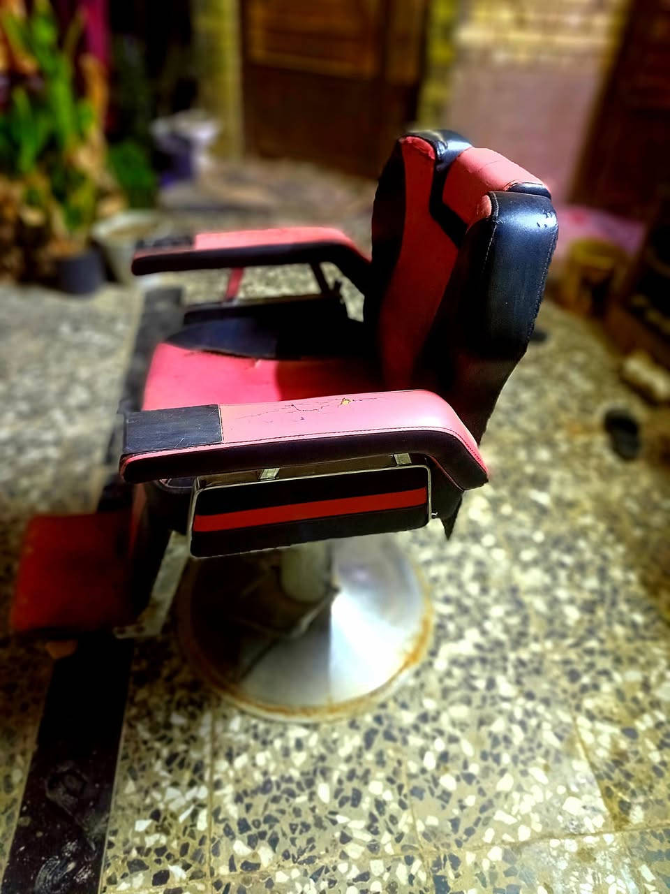 كرسي حلاقه جك جديد عوزه دوشمه فقط مكاني بلديات *********** سعر 100 وبي مجال
