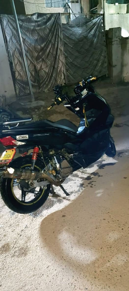 سلام عليكم pcx جيل الثاني ياباني اصل ملغومه تزويد
شيال راجع نص متر 
ستيرن 3 قطع 
يدات بانزين +يدات بريك+قبغ عمبار كله ذهبي  
كت كامل نيكلات 
فج وفلنجه 
ستاند صفح قزم +تجوه
صلنصه +شوته 
دبلات قزم +عقلها مفتوح متقفل معدل تزويدها كله مال يابان اوراقها كامله 
ادامه جديده مسويلها منقصها ولا برغي 
مكاني بغداد الدوره رقمي *********** بي واتساب
رايدها بيع او مراوس
