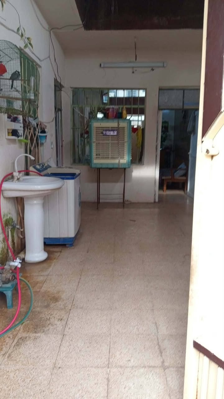 للبيع دار سكني ملك صرف طابو الزهورشرط التحويل المساحه 100 متر بحي الكركولي خلف فرع تيم
سعر 65 مليون وبيها مجال
***********
 ***********
