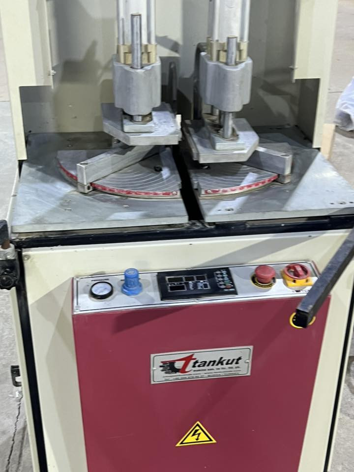 للبيع معمل كامل بيفيسي سينكل سنكل معمل كامل بس بدون كونبريسر معه ملحقات  المنيوم كامل مكان كركوك سعر ٥٧وبي مجال بصيط معمل جديده بمعنه كلمه كوله مامسوي ٢٠بيت بيهااا لوك لوك مامبدل بيهااا اي برغي مكان كركوك 
سعرهااا٥٧وبي مجال قليل رقم هاتف ***********
