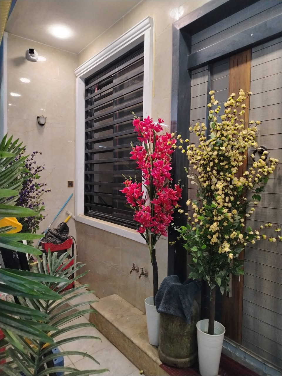 حدادة المتوكل لعمل جميع انوع كتائب لحمايه دارك وسقائف لجماليه واناقه ونزاكه لكراج سيارتك
***********
***********
