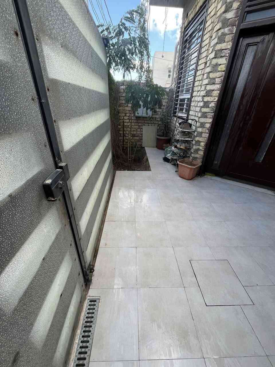 للبيع دار في الحله زوير 120م طابو زراعي سند25 باسمي  طابق واحد بناء حديث      خامس فرع عن الكورنيش الحله 
كافة الخدمات متوفره الاستفسار اكثر ☎️***********
