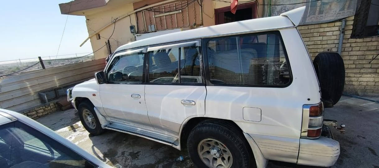 السلام عليكم باجيرو للبيع بجعه موديل 98 كير محرك بلادي 3000
اوتماتيك سياره نضيفه 
خير من الله 
المكان نجف 
السعر 65 وبيها مجال
الاستفسار ع هاذه الرقم ه‍ ***********
