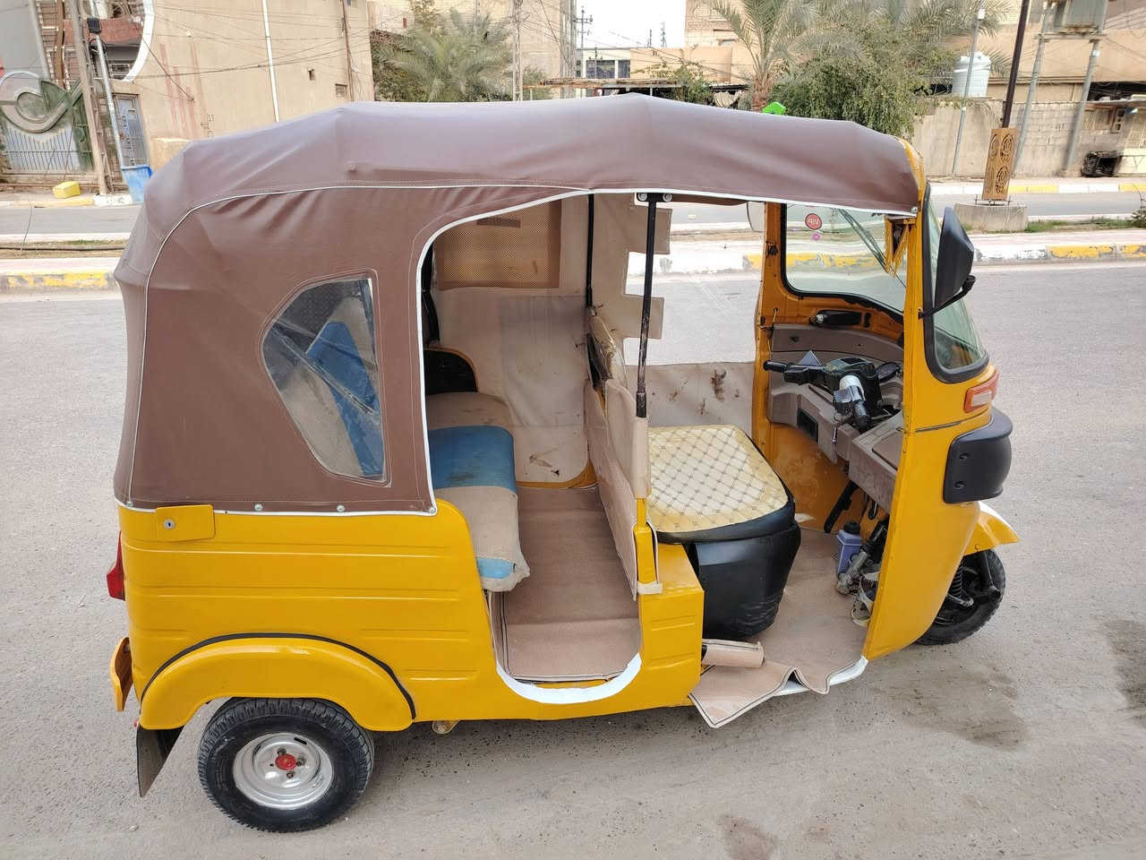 للبيع تكتك موديل 18 محرك 20 نضيفة مكفولة من كلشي مكاني كربلاء الحر السعر 3900وبيهة مجال رقم ***********
