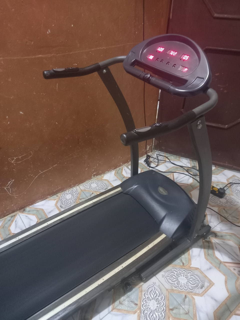 جهاز جري يتحمل وزن 120كيلو بي جهاز نبض القلب بي تحكم سرعه السعر 150الف نهايته عنواني البصره


**إذا كنت صاحب هذا الإعلان وتريد حذفه لأي سبب، رجاءا أرسل رسالة إلى الدعم الفني**
