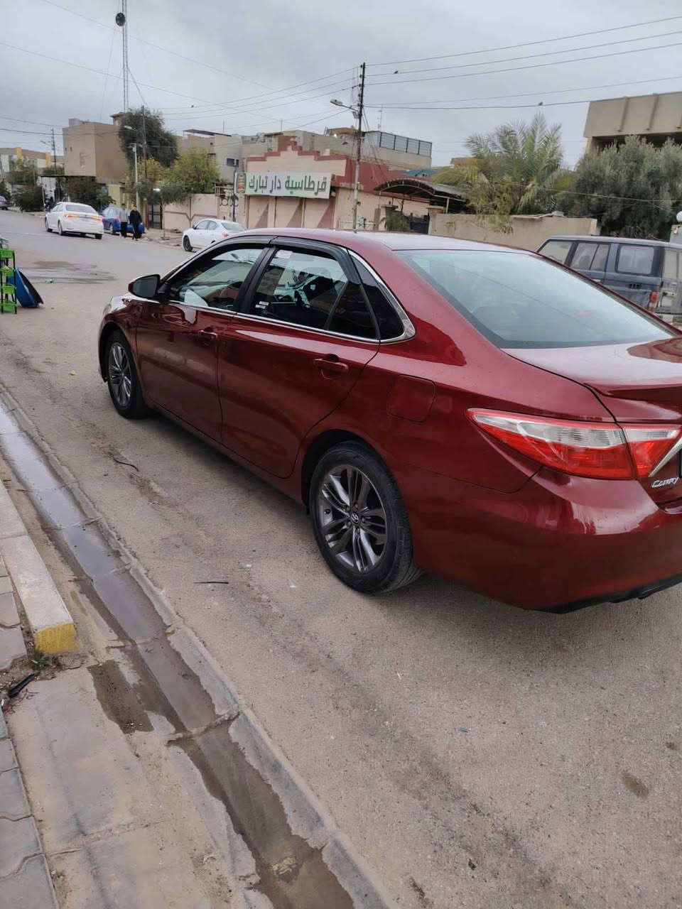 السلام عليكم اخوان كامري موديل ٢٠١٦ للبيع السياره بيه قطعتين بدون داخل رقم أربيل تحويل ثاني يوم السياره خير من الله محرك وكير شرط 
***********
*********** Singapore
