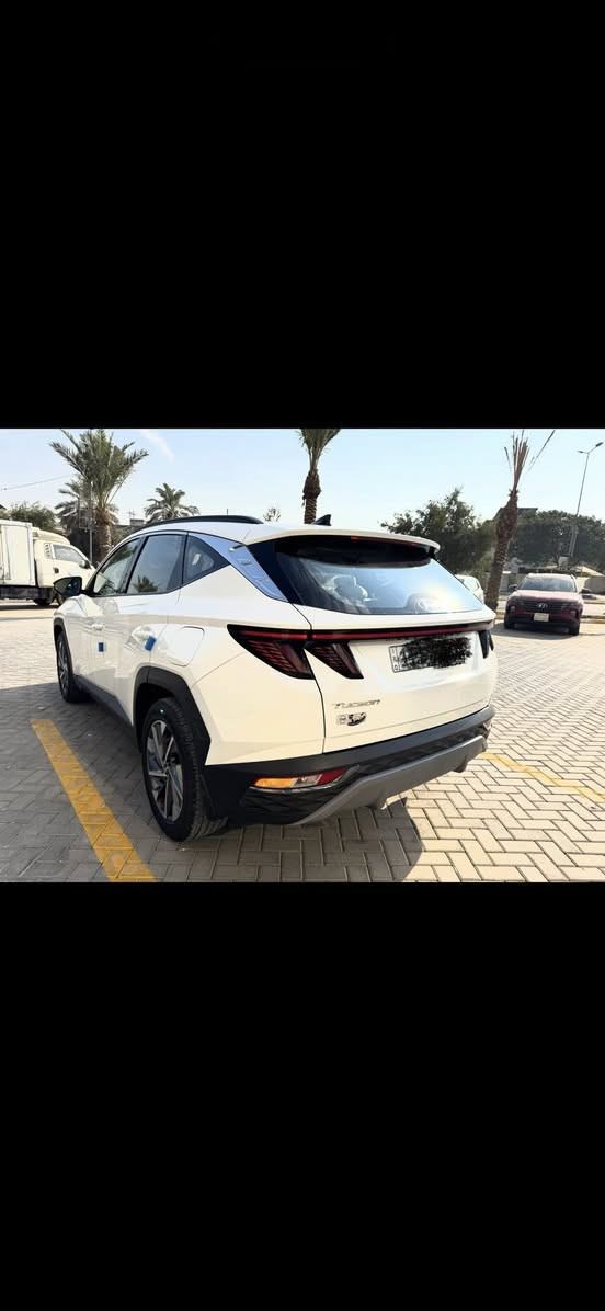 السلام عليكم
موديل 2024
هونداي توسان خليجي 
محرك 2000 دوش 
ماشيه 44
مواصفات 
بصمه 
شاشه 
كأمره 
بردات خلفيه 
تحكم ستيرن جهتين 
سياره وجاهز بدون نقص ومكفوله من ضربه والصبغ 
السعر 217$
مكانها بعداد حي الجهاد 
رقمي ***********
