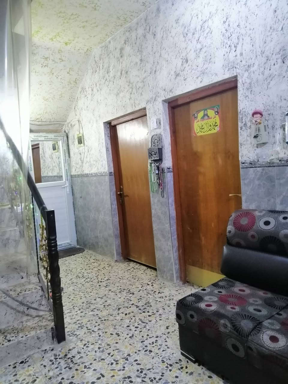 بيت للبيع زراعي الزعفرانية الزوراء مقابل مول الجوهرة فرع محلات القمة المساحة ١٥٠م طابق ونص قريب على الشارع العام الشارع تبليط للاتصال *********** وابيع نصف البيت
