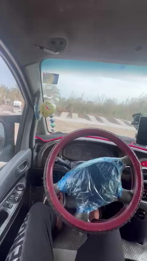 سلام عليكم ستاركس للبيع مسكر محركه جديد قبل شهرين شادينه كير اوتماتيك مصفره هيه وغرامات مكفوله من ضربه القويه سياره جديده جهازه شواصي معمارات المكان الديوانية الحمزه الشرقي رقم والا ستفسار ***********
