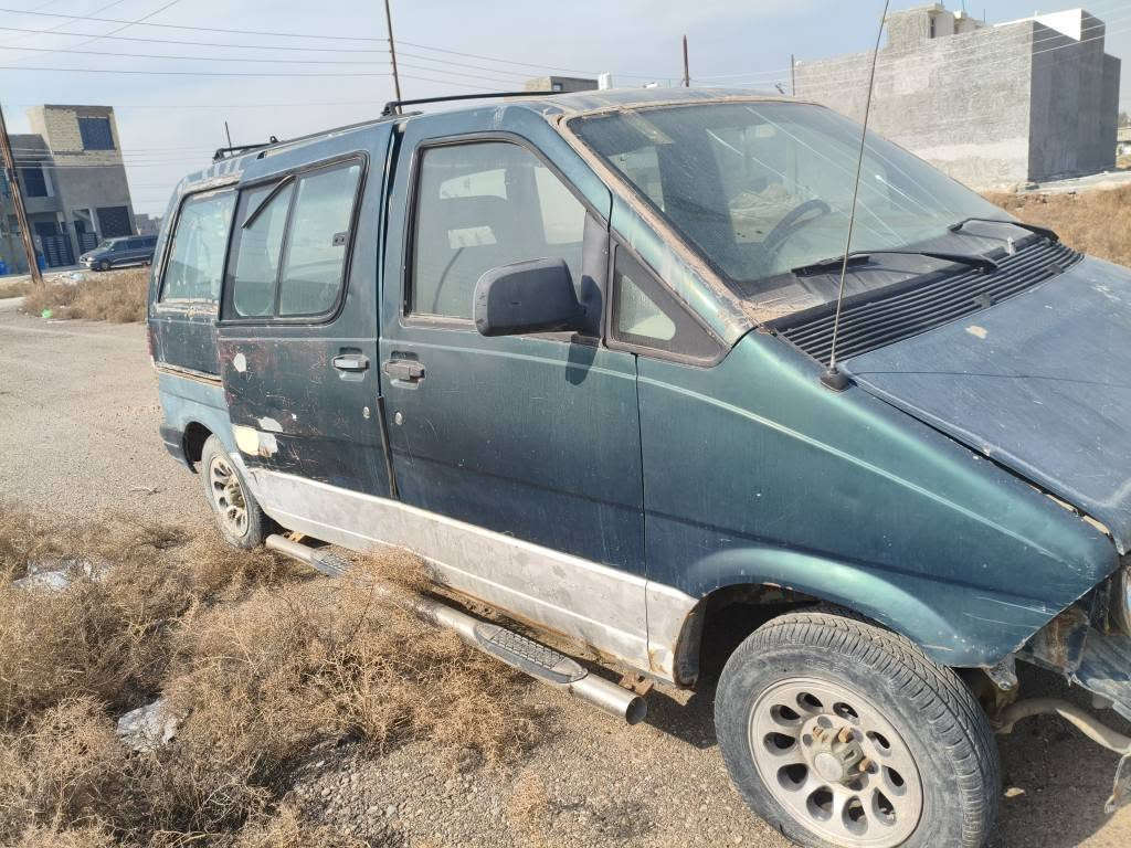 رقم الهاتف/ ***********
 سياره شغاله بس متروكة  كير محرك شغال . 
 صاحب السياره متوفي . بغداد, العراق
