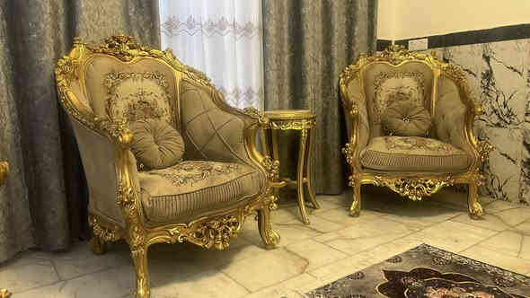 السلام عليكم تخم زان مصري دمياطي  10 مقاعدنضيف جدا جدا مع كوشات مع طبلتين  السعر مليون 200 
***********
