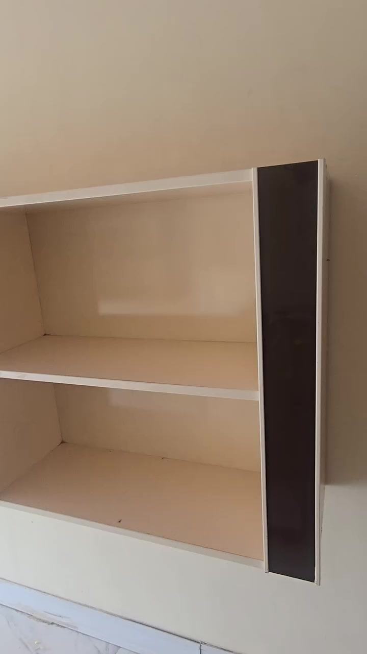 السلام عليكم
رفوف للبيع 
قياس القطعة متر × متر 
٦ قطع اللي بالفيديو ٤ وبعد ٢ 
نضافه تامه استخدام جدا قليل 
للاستفسار ***********
مكاني ناصرية الرفاعي
