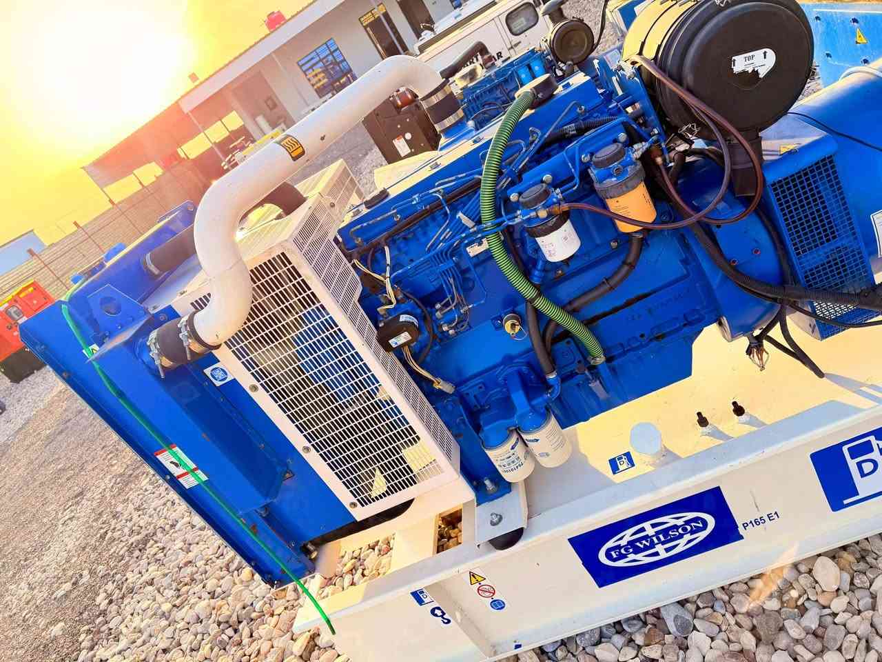 بيركنز انكليزي 150 كيفي مشتغله 2100 ساعة
المولد على وضع الشركة شرط الفحص والضمان  العنوان بابل الشوملي للإستفسار *********** ***********
