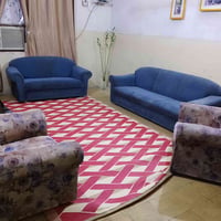 تخم ٨ مقاعد مابي ضرر عندي توصيل ٠٧٧٠٦٤٣٨٨٧٥