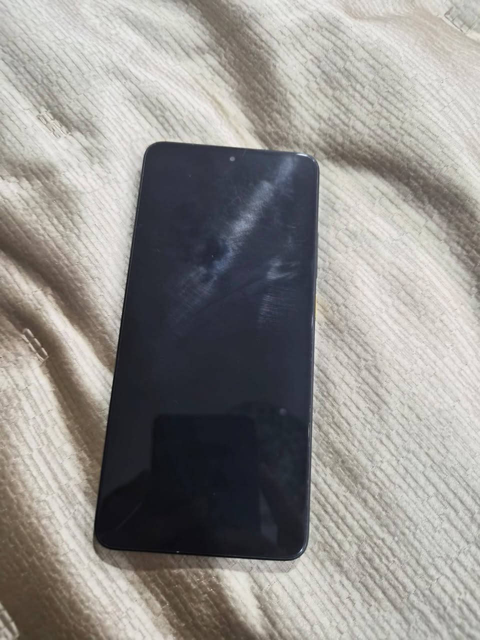 للبيع جهاز POCO X7 Pro
مستعمل استعمال نظيف تقريباً سنة، ذاكرة 256GB، الجهاز شغال ممتاز وما بي أي مشاكل.
يجي وياه الشاحن الأصلي وكل الملحقات كاملة والكارتون موجود.
أداء قوي جداً للألعاب والاستخدام اليومي، والبطارية ممتازة.
بيه طگة خفيفة بالشاصي وما تأثر على الاستخدام نهائياً.
سبب البيع: نزل الجديد X8.
السعر خاص للجادين فقط.
الموقع: حي العامل – بغداد.
للتواصل: ***********
