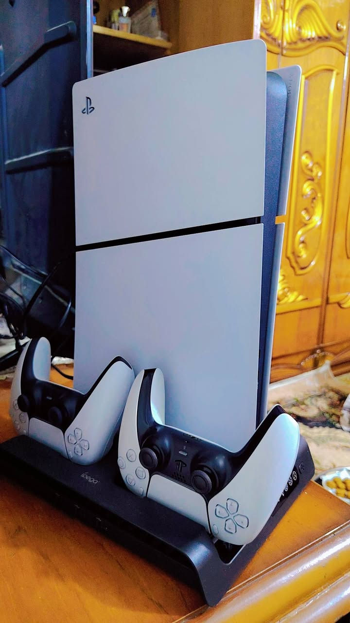 السلام عليكم
اسف على ألطاله بس انطيك تفاصيل وسعر قفل علمود لاتجيني خاص ولا تعلقلي ولاتسئلني

مكاني بغداد مدينه الصدر
هاذ رقمي ***********
موجود واتس اب وخاص هنا

بلي 5 سلم 1تيرا كامل ملحقات ألاصدار الطافي الحديث مو الامع لقديم اخذته جديد لوك يوم 12 شهر 2 ولوصل موجود سعر 750 قفل 

جوستك اضافي عاطله عوزه شريط تبديله ب 10 سعره 35 

قاعده لبلي وتشحن جوستيكات هم يوم 12 شهر 2 اخذته كامل ملحقات ترهم سلم وبرو واعتقد ترهم لل فات سعره 25

يو بي اس مكسما 1500 اون لاين كامل ملحقات هم يوم 12 شهر 2 بدلت بطاريات اصليه سعره 100

للعاب
ريد ديد ب 20
الدن رينق ب 30
ديز كون 15
اله الحرب 15
اله حرب بدون غلاف ب 10
فيفا 10

وعندي حساب لليحب امركي مسوي ب 2015 بي العب وبي مستويات قويه وفلوس هواي  ب ريد ديد وجي تي اي و بتل 1 وبي 55 بلات هم نتفاهم علي للي يريده
