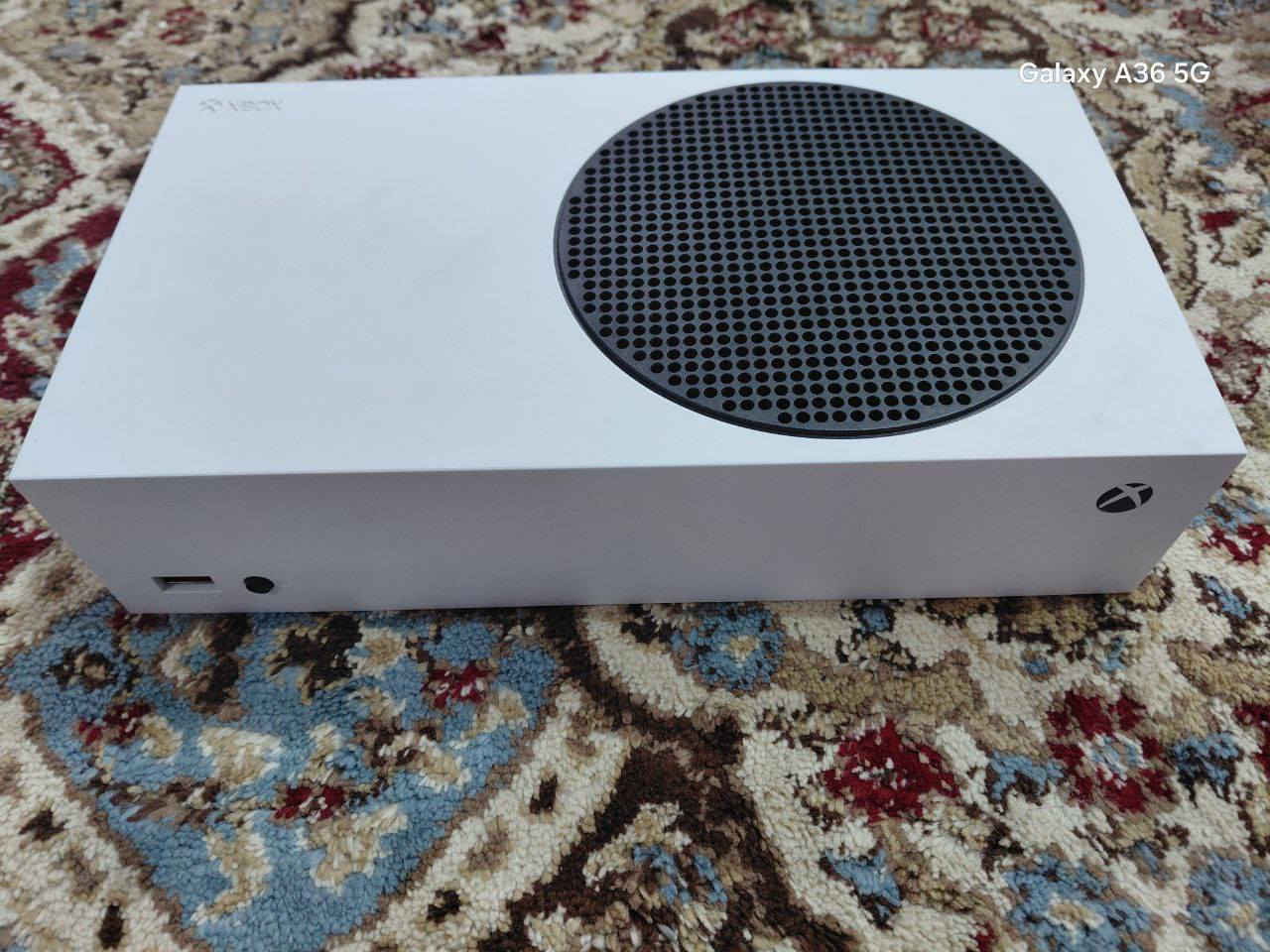 اكس بوكس سيريس اس
اللون ابيض. 
حجم الهارد....واحد تيرابايت .
يدة اصلية عدد 1
موديل 2024
مستعمل شي قليل بلادي مكفول لا مفتوح ولا مصلح
كامل الملحقات من كونترول و كيبل طاقه و كيبل HDMI و كارتونته موجودة لان اشتريته جديد.

مع بطاريتان قابله للشحن مع قاعده للبطاريات 

مع يو بي اس 3000vA يشغل الجهاز وشاشة تلفزيون

سعر الجهاز مع الملحقات 600 الف وبيه مجال قليل.
المكان محافظة النجف.

للاستفسار التواصل على الخاص


**إذا كنت صاحب هذا الإعلان وتريد حذفه لأي سبب، رجاءا أرسل رسالة إلى الدعم الفني**