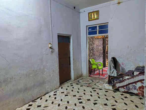 بيت طابو  صرف للبيع التفيج 
خلف مدرسة نور المعارف الاهلية 
المساحة 200م وجه ع حديقة بناء
طابق واحد كونكريت يحتوي ع غرفتين 
وصالة وأستقبال ومطبخ وصحيات خارجية وداخلية 
ه‍:***********
ه‍:***********
