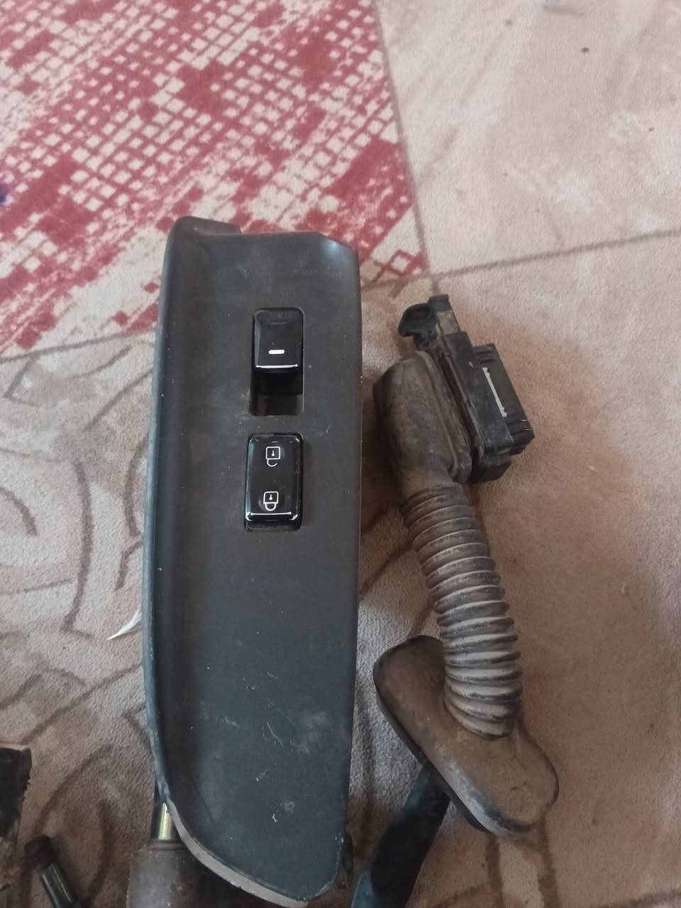 سلام عليكم من رخصت الادمن غراض كيا فورتي مسجل ،ضفيره باب،دكمه جام الصدر عكس السائق،ماطور جام ،يدت باب،حساس،في في تي كلهن شغالات شنو محتاج منهن خابر وبيك خير وتدلل ‏‪***********‬‏
