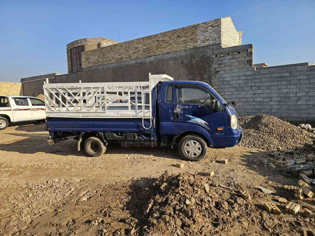 السلام عليكم كيا قرده مديل ٢٠٠٧ سياره جاهزه وبلاديه تخم تاير صدر جديد محرك مشترك ٣٠٠٠ بي بخار كير اكسل شاصي كفاله كهربائية كلهه شغاله على البلاد رقم بغداد انكليزي هزه وسنويه قبل ١٠ تيام جددته السعر ٧٧ للستفسار (***********)/(***********)
