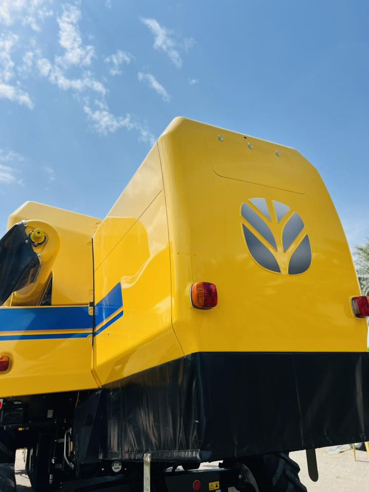 السلام و علیکم للبیع حاصدة اربع بلم فول مواصفات مودیل ٢٠٢٤رقم و سنوية سلیمانية مشغل٧٠٠ساعە فقط مکفول کفالە عامة ***********📞
