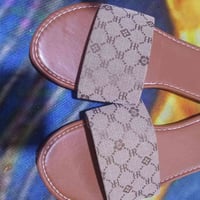 صنادل • راقي جداً • ما ينشلع