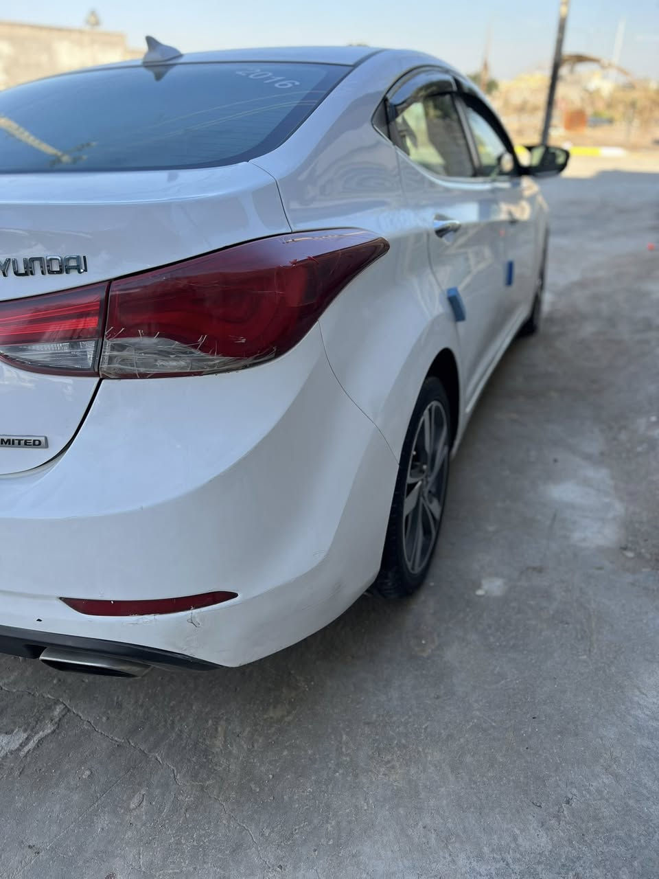 السلام عليكم النترا للبيع 2016فول مواصفات واحد ع واحد مصبوغه حزام للجماليه بدون ضربه بيه طخه يم قبق البانزين ومصلح الباقي مكفول محرك بيه خيط بخار گير خير من الله تخم تاير جديد حداديه جديده تبريد تدفئه 
السياره خير من الله ما ناقصه 
 شي السعر 103وبيه مجال بسيط تحويل مداور ثاني يوم 
مكاني ناصريا /غراف 
***********
