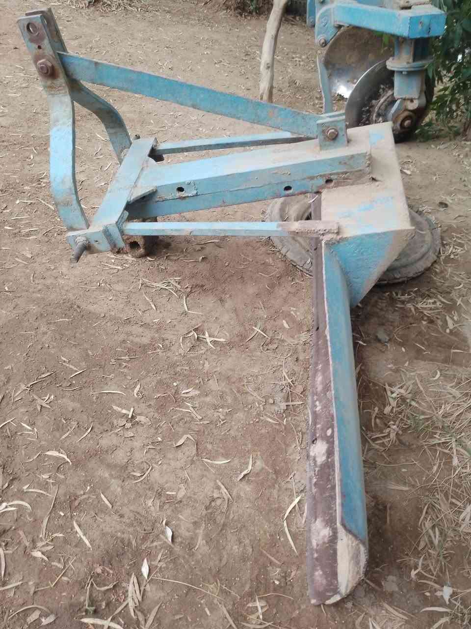 السلام عليكم للبيع معدلان عرضه مترين و40 المكان ديوانيه مهناويه ***********
