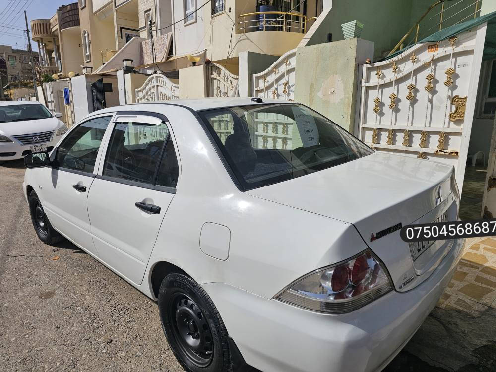 لانسه ر موديل 2009  مه کینه بچوک بی سبو غ بی لیدرا و گیرو مه  کینه و ته برید ته قه و ره قه به شه رت چرکه ی نیه  تایه یی نوی ره قه م و سه نه وی و فه حس و هه ززه نوی تابلیی خاوین و له سه ر بیلا دی ماوه. ته وه نرخی 79وه ره قه موبایل ***********شوین هه ولیر أربيل, العراق
