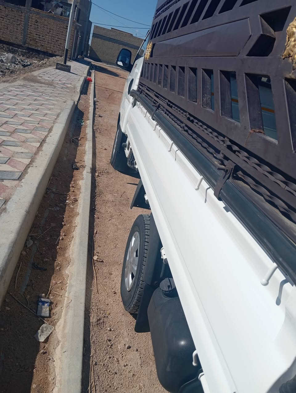 السلام كيا حمل البيع موديل 24 رقم قادسيه مكفولة كفالة عامه ماشيه 25 عقيقي شراي يتصل *********** مكاني رميثه بدون مجر
