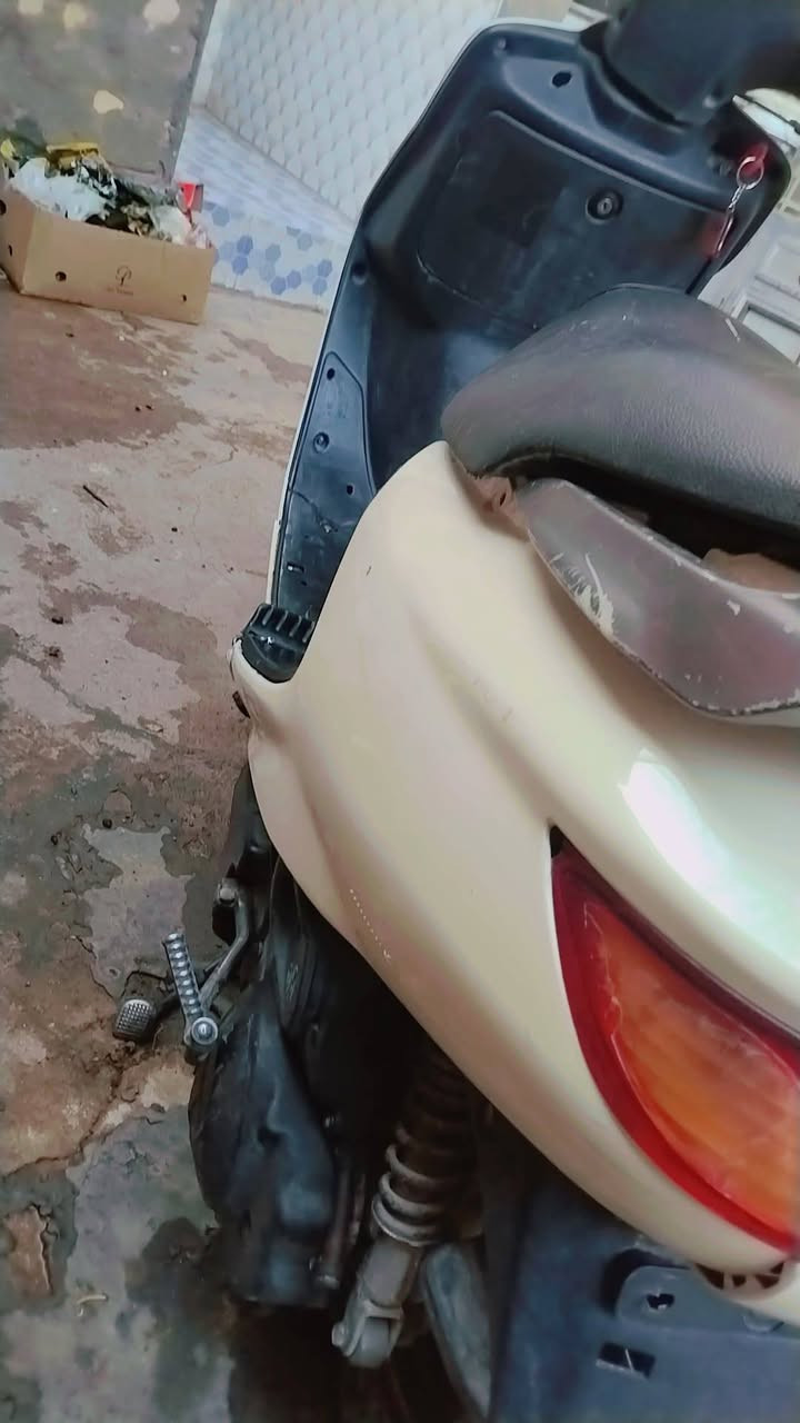 سلام عليكم دراجة فراشة للبيع دراجة شغالة وكهربائيات شغالة أوراق من الوكيل السعر على الخاص للأستفسار على الرقم واتساب ***********
