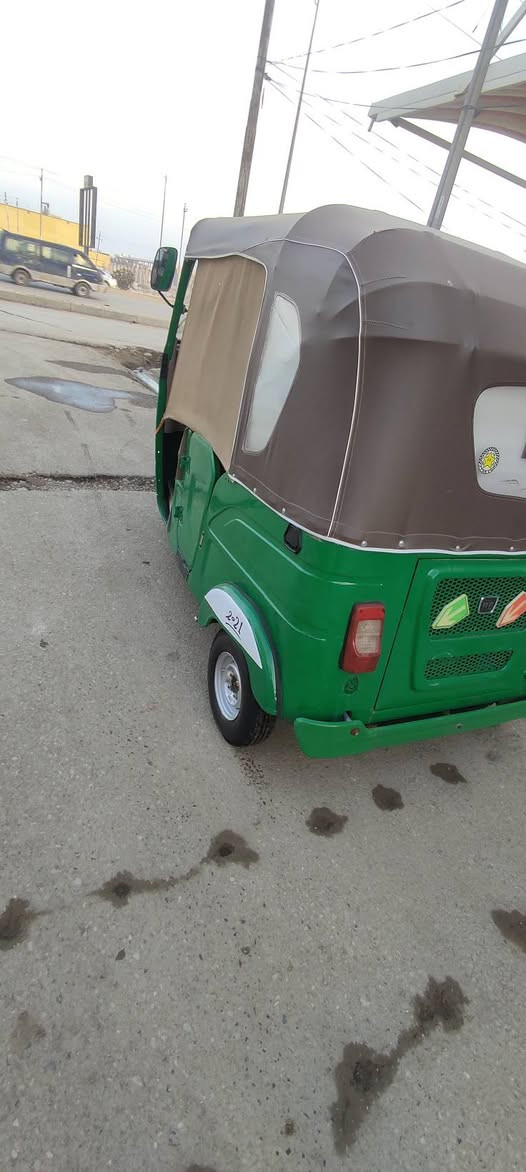 سلام عليكم تكتك 
21 تكتك خير من الله كاملة من كالشي بدون اي صبغ بس الدوس معمرة 
مكان ديالى بعقوبة 
***********
