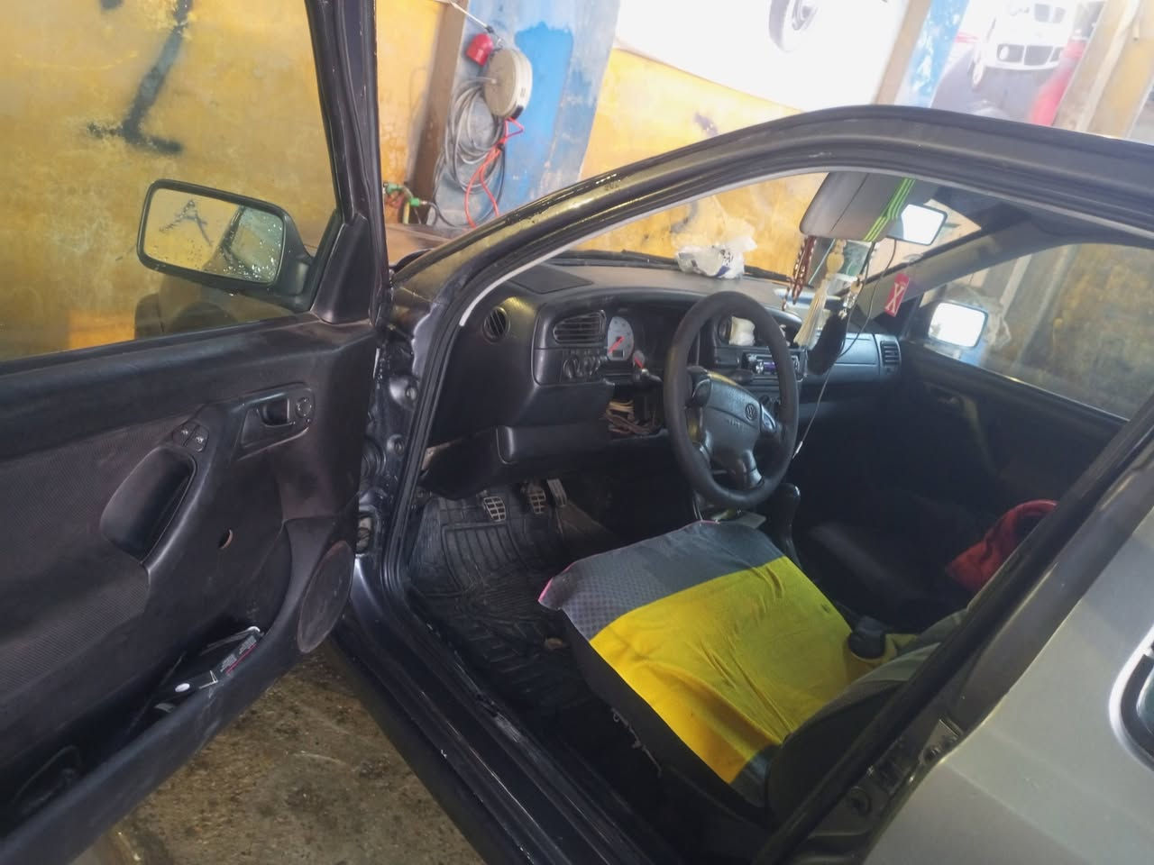 السلام عليكم كولف فنتو موديل 92 محرك 2000 كير عادي رقم بغداد الدولي بسم اخوي والصور واضحة السعر 37 ورقة او امراوس الشراي يتصل *********** مكان السيارة ديالى بعقوبة
