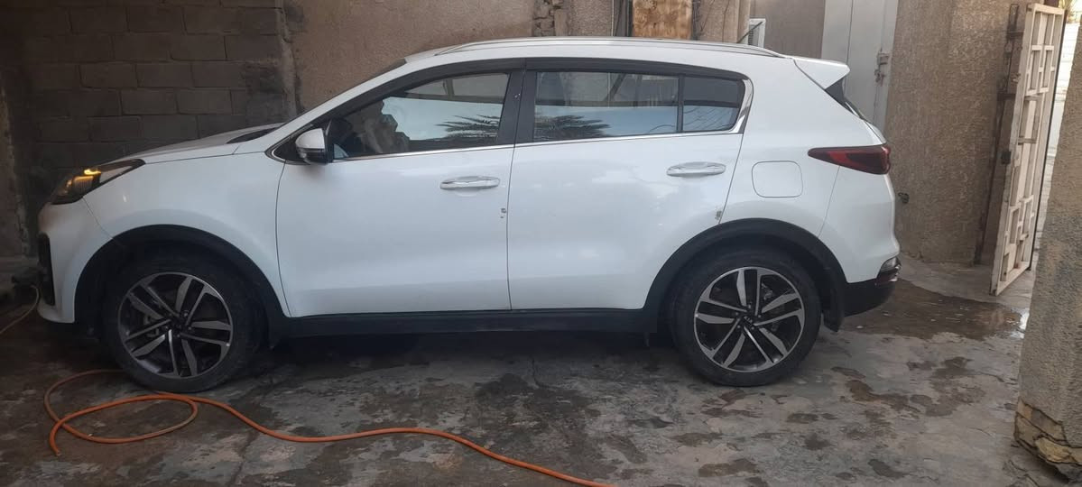 سبؤرتج ٢٠١٩ بغداد ماشيه١٠٥ألف قابل للزياده خليجي رقم جديد  باسمي.بيه ثلاث قطع مامصبوغه .مرفق السونار ويه الصور .السعر ١٥٠ .اتصال على رقم *********** ملاحظه صور الأرقام قبل ماستبدلهن
