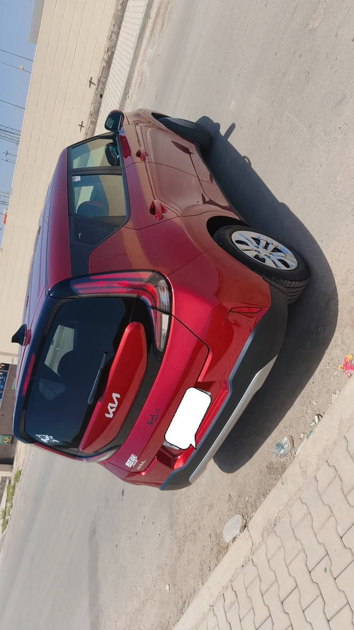 🚗 Kia Soul 2025  
كيا صول 2025

, رقم بغداد 
▪️ ماشيه 12.000 ميل فقط
دخول جديد 

✨ المواصفات:
محرك 2000 دوش
✔️ نص فول 
✔️ ،شاشه 
✔️ كامره  
✔️ مثبت سرعة + تحديد مسار  
✔️ شحن وايرلس  

🚗 الحادث:
كما موضح بالصور، تبديل جاملغ نفس اللون اصلي 
الإيرباك بردة وستيىرن طاك  

📍المكان: بغداد – المحمودية  
📞 ***********
***********
