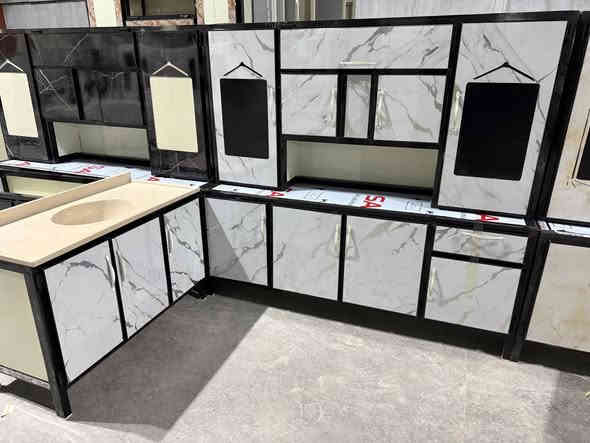 كاونتر قياس مترين ارضي وملحق
والسنك  متر و ٢٠ مرمر 
السعر 260  الف
للحجز  والاستفسار مراسلة الصفحة

 او التواصل واتساب ***********
