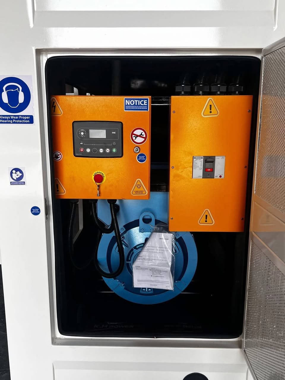 السلام عليكم عروض وتخفيضات رغم ارتفاع الأسعار 🔥🔥🔥🔥🔥🔥🔥

توفرت مولدات بادون فرنسي اصلي  كافة الاحجام من 20 كيفي الى 1000 كيفي

محرك نوع بادون فرنسي اصلي 🇫🇷👌🏼
رأس توليد لوري سومير فرنسي اصلي 🇫🇷👌🏼
كاتم نسبة عزل 93٪ ويوجد شاصي 
شاشة حماية برودكشن انكليزيه 🇬🇧 
ضمان سنتين او الفين ساعه عمل 
شهادة منشئ مصدقة من فرنسا 

توصيل داخل بغداد مجاني 
ومتوفر توصيل لكل المحافظات 

العنوان بغداد الكراده 62 
*********** واتساب او اتصال
